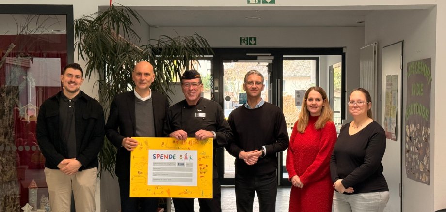 Übergabe einer Spende