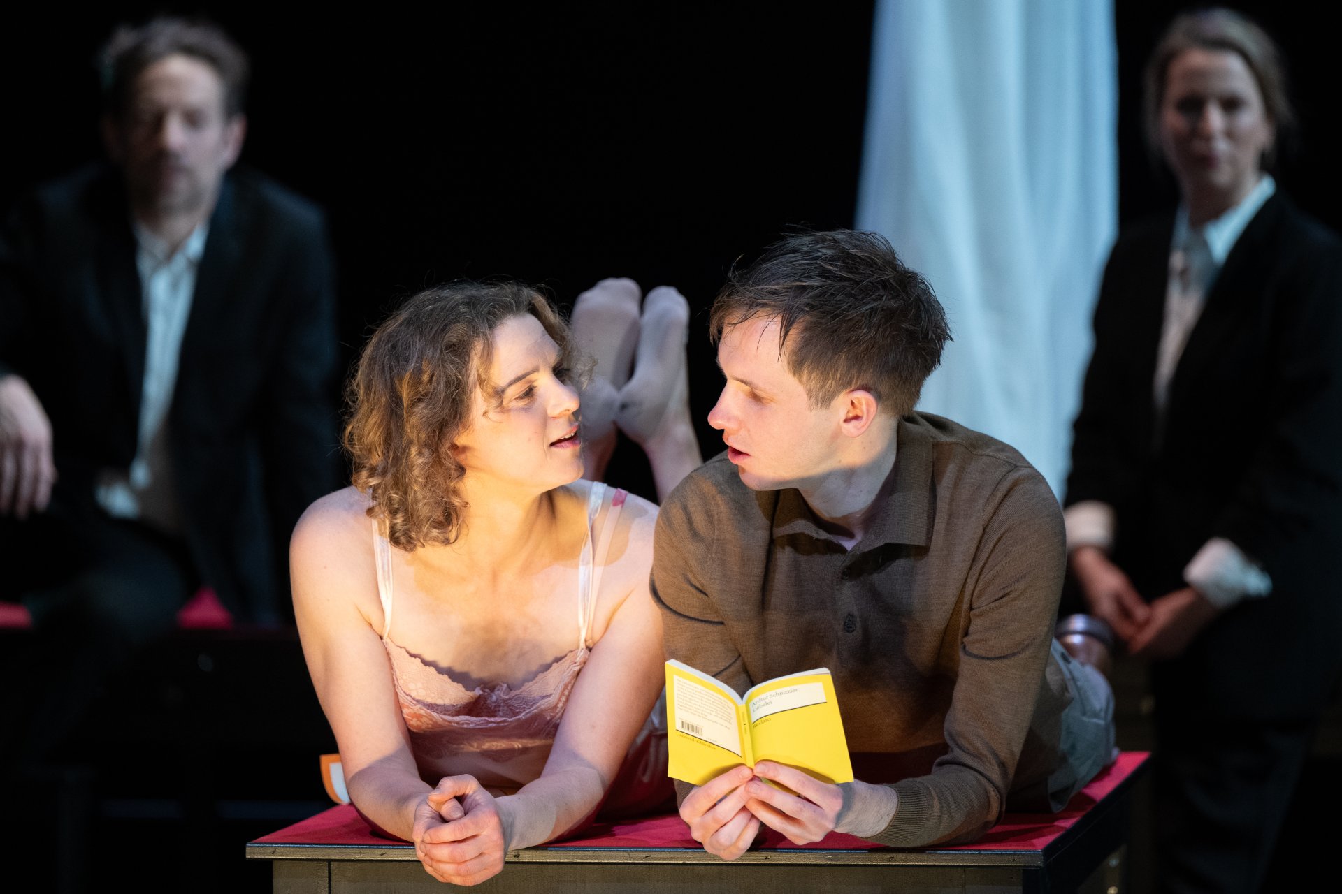 Der Vorleser; nach Bernhard Schlink; Altonaer Theater Der Vorleser; nach Bernhard Schlink; Altonaer Theater