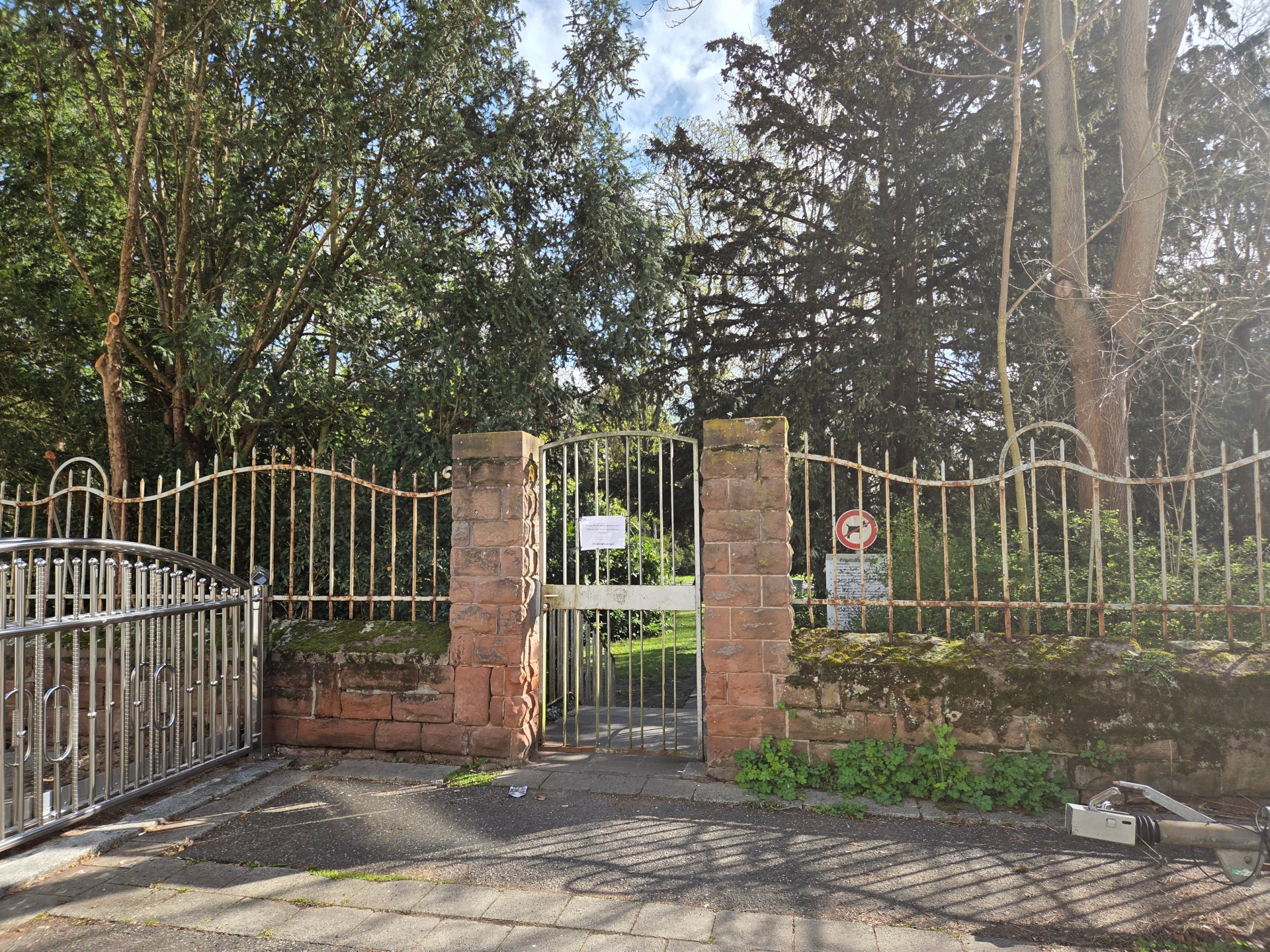 Tor in der Johann-Casimir Straße