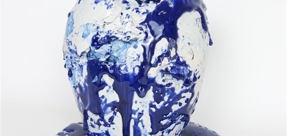 Porzellanfigur in Kobaltblau