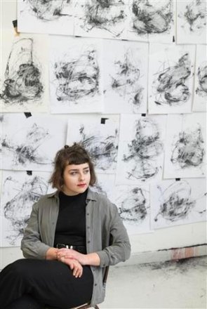 Portrait der Künstlerin Isabell Sterner