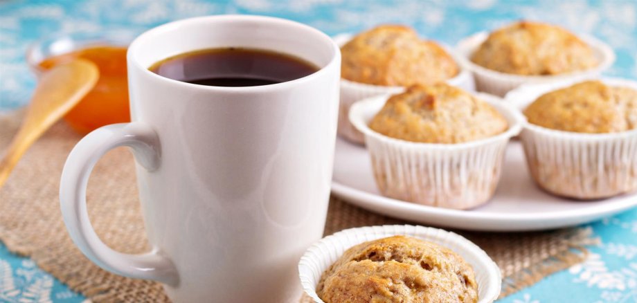 Kaffeetasse mit Muffins