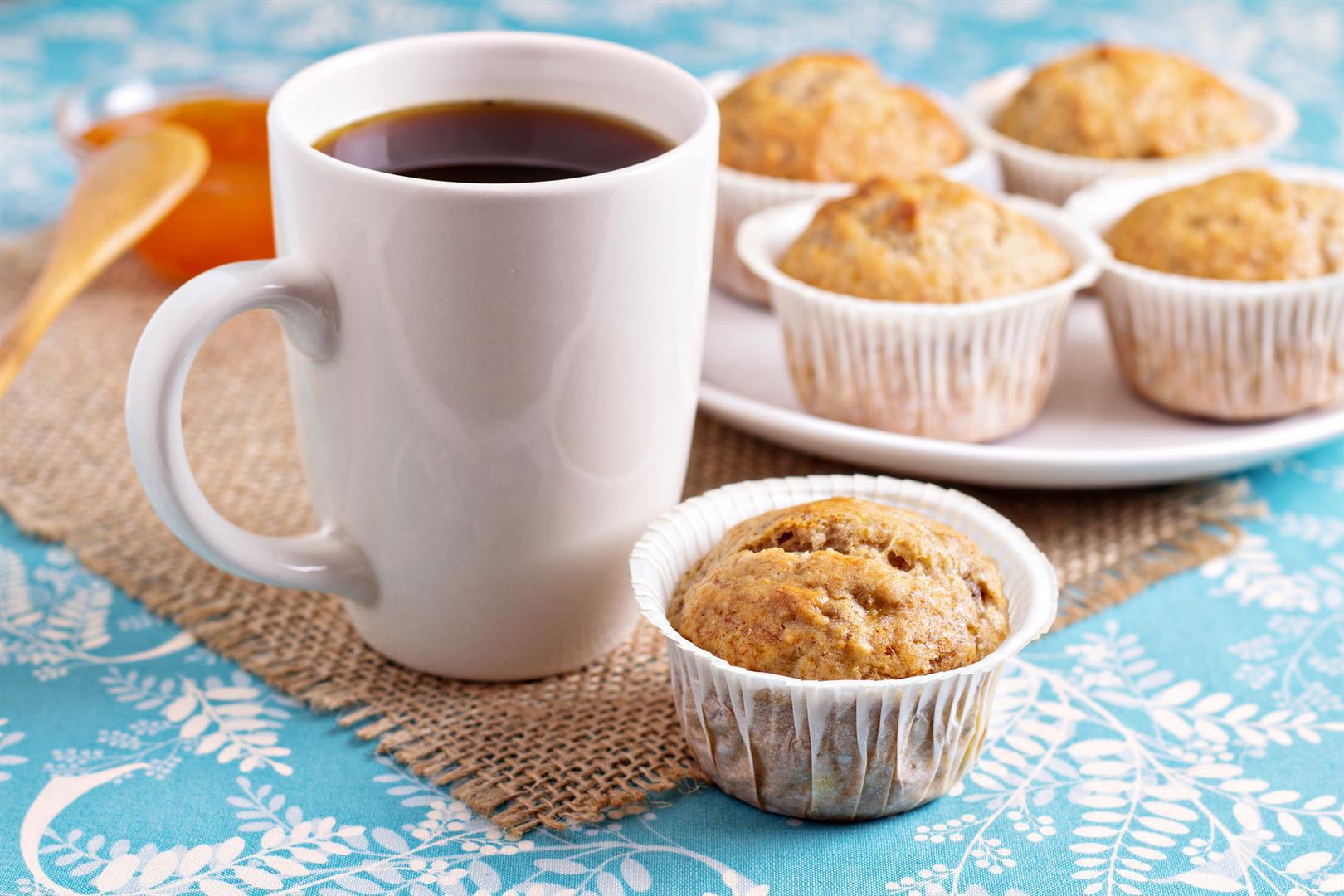 Kaffeetasse mit Muffins