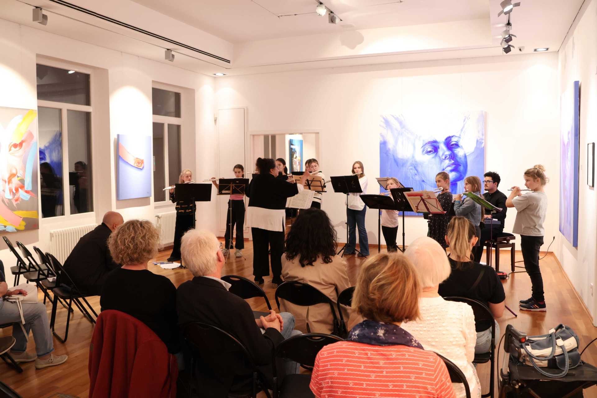 Flötenensemble in Galerie