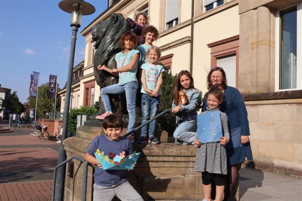 Kinderchor Kinderchor vor der Musikschule