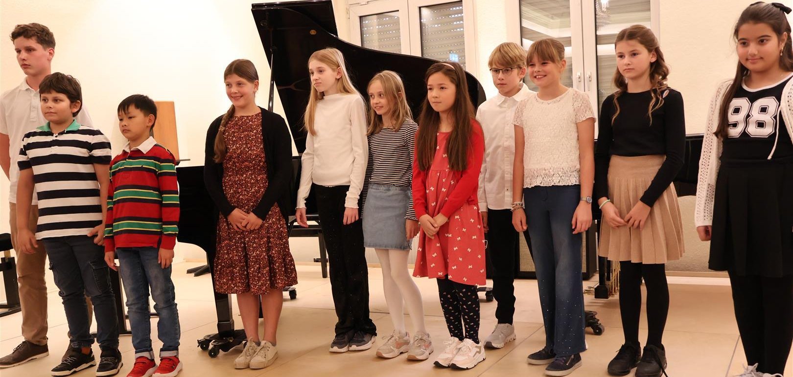 Klaviernacht 2025 Kinder auf der Bühne