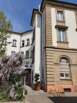 Gebäudeeingang Neumayerring