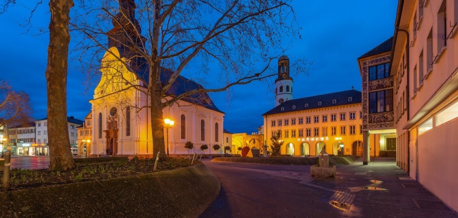 Rathaus Frankenthal bei Nacht