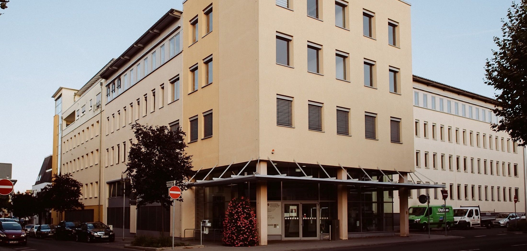 Großes Gebäude