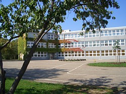 Außenansicht Schule in Frankenthal