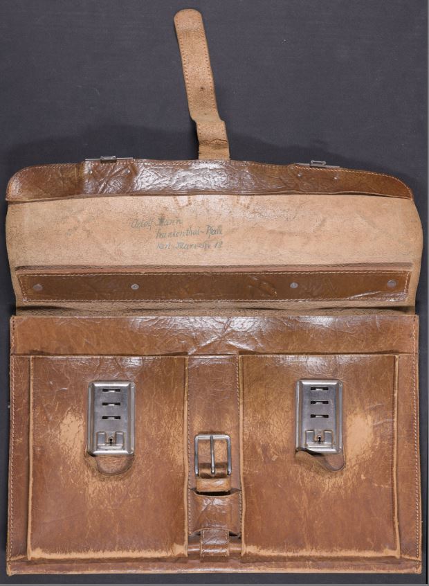 Aktentasche von Adolf Mann Aktentasche von Adolf Mann