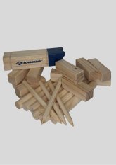 Kubb Kubb-Spielfiguren vor hellem Hintergrund