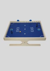 Klask vor hellem Hintergrund