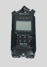 Aufnahmegerät vor hellem Hintergrund