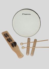 Percussion-Set Percussion-Set vor hellem Hintergrund