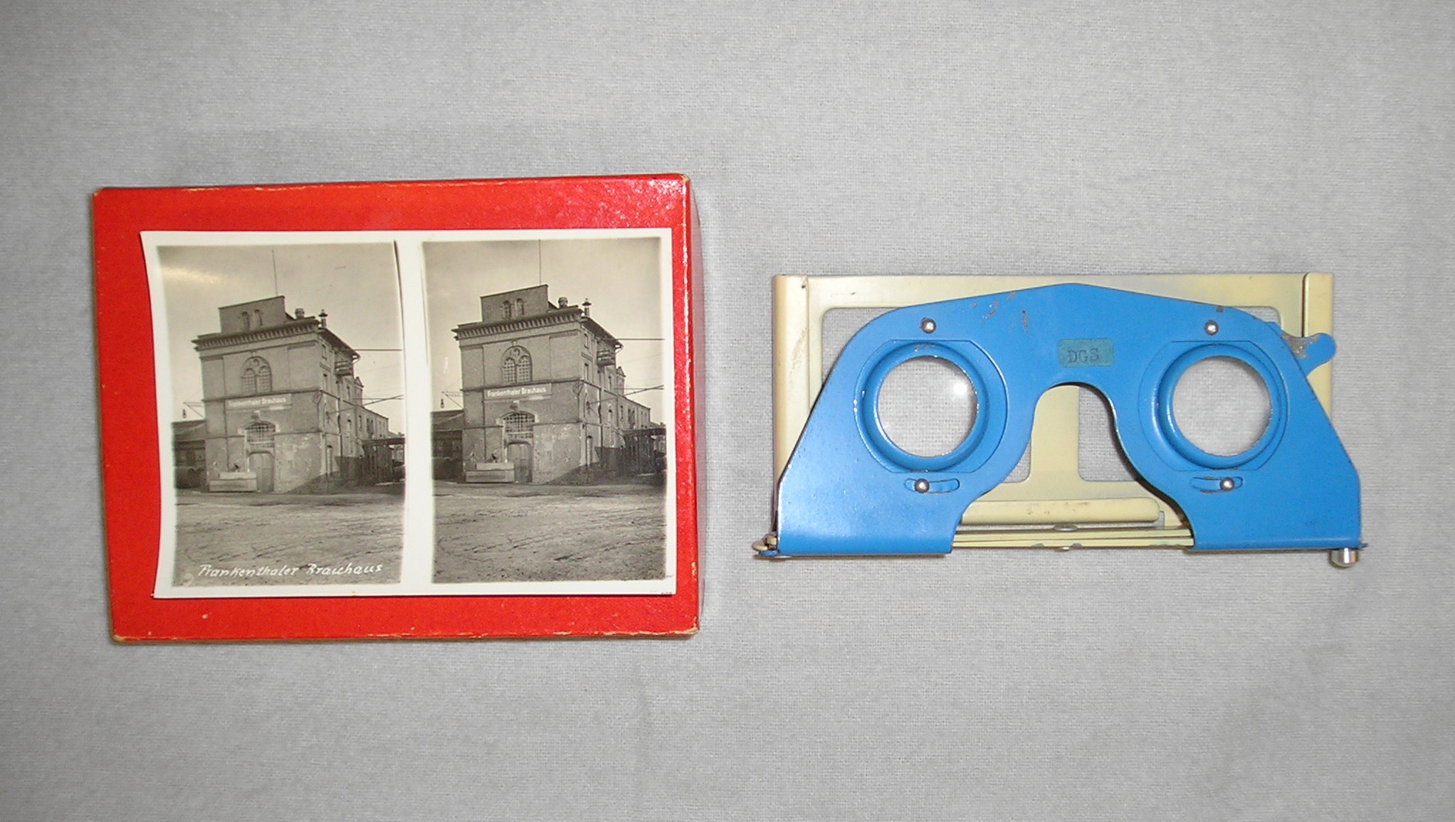 Objekt des Monats Mai 2023 Das Objekt des Monats Mai 2023 ist ein Stereoskop nebst Beispielbildern