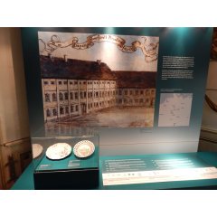 Präsentation im Schloss Erbach: Detail im Bereich "Geschichte der Frankenthaler Porzellanmanufaktur des 18. Jahrhunderts"