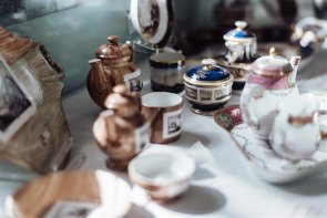 Porzellan im Erkenbert-Museum