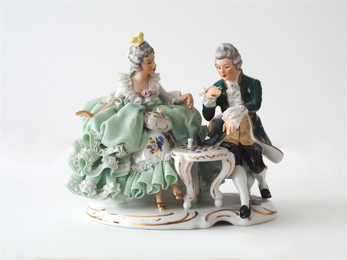 OdM 2025_August_Dame und Kavalier beim Schachspiel OdM 2025_August_Dame und Kavalier beim Schachspiel
