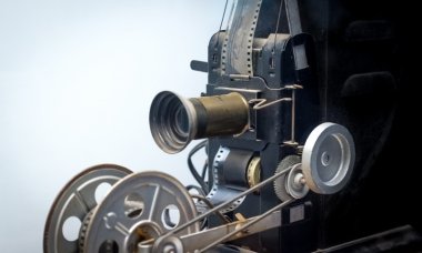 Projektor mit Filmrolle