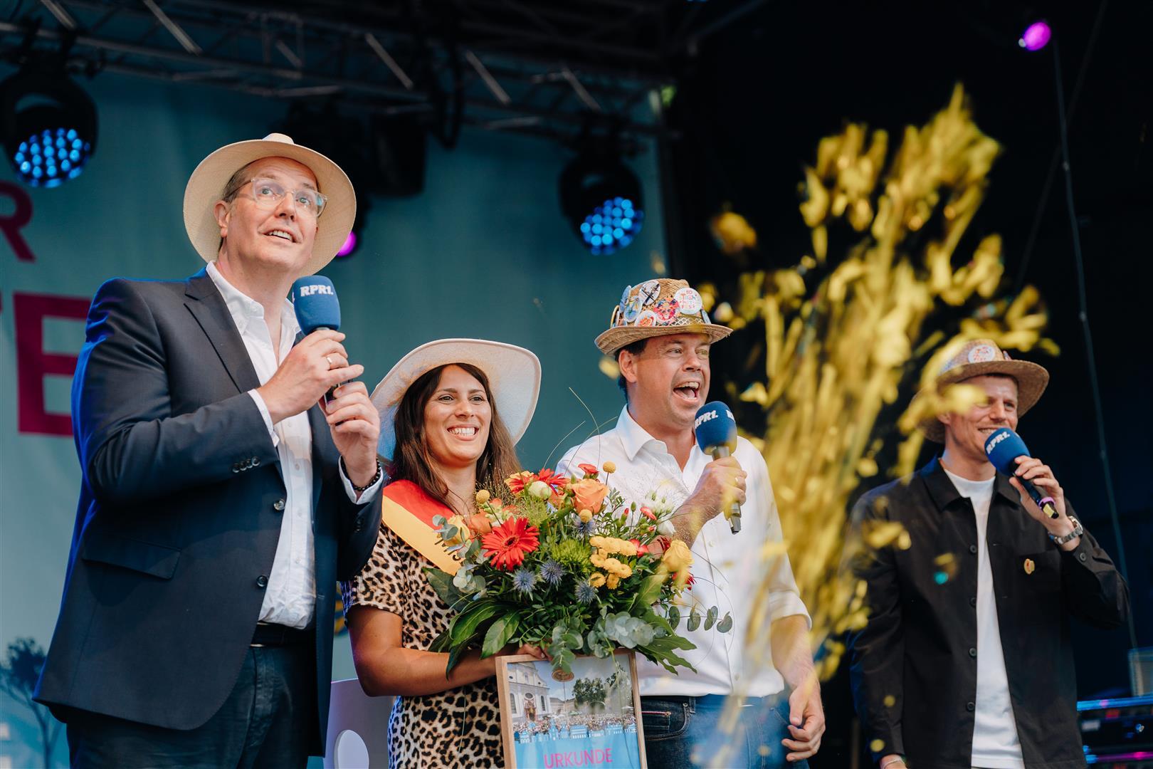 Strohhutfesteröffnung 2025