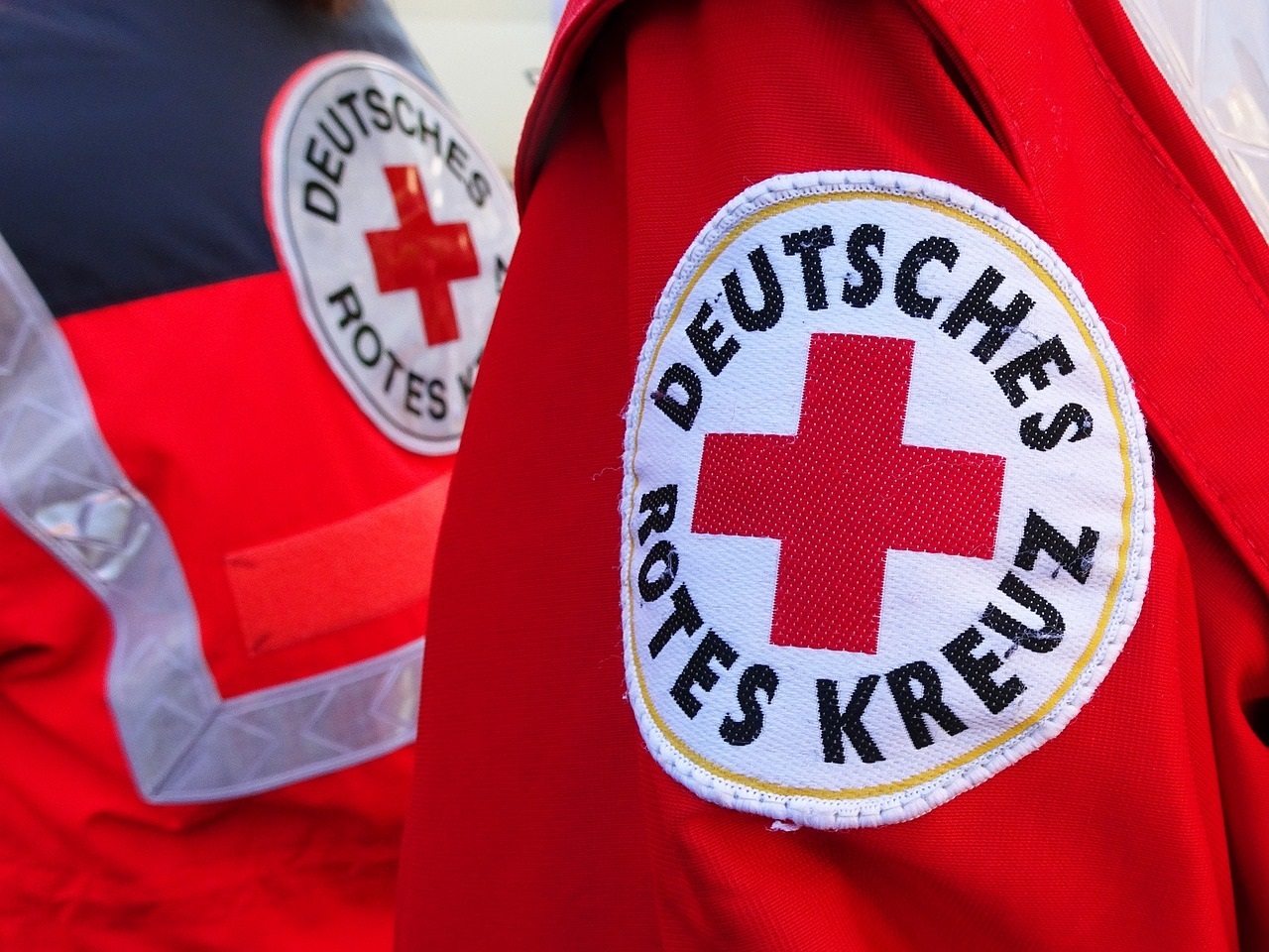 Deutsches Rotes Kreuz Logo auf einer Jacke