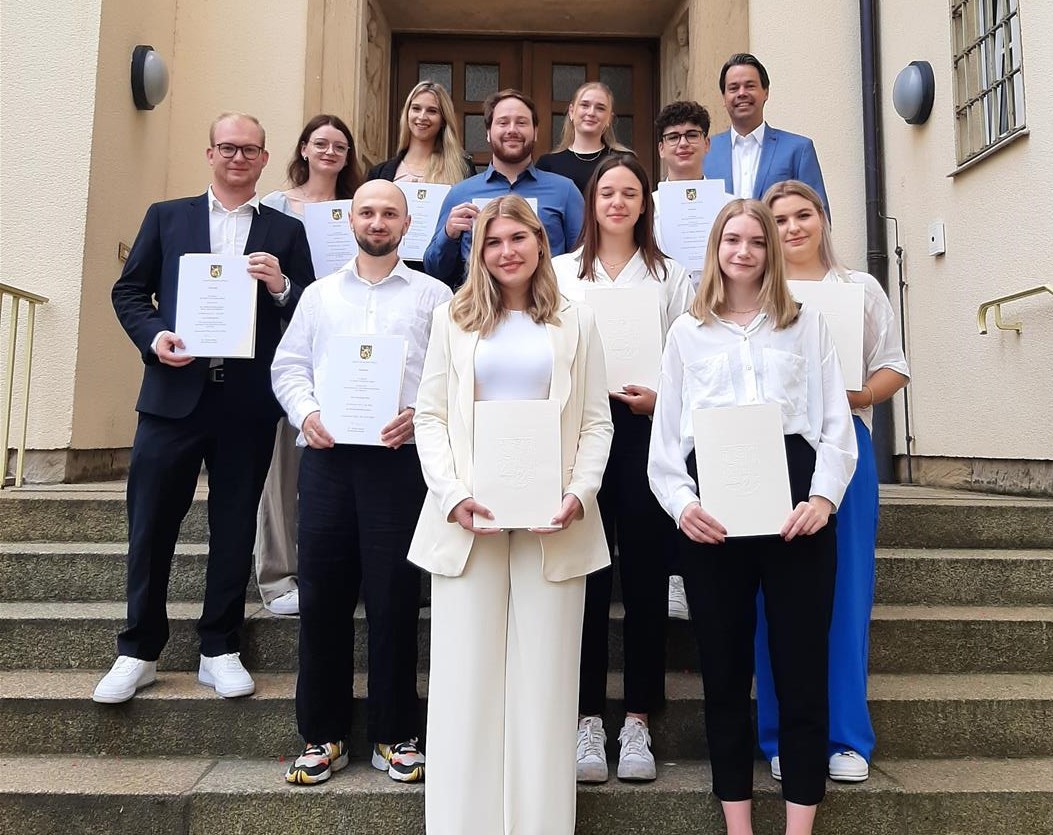 Beamtenanwärter und Absolventen