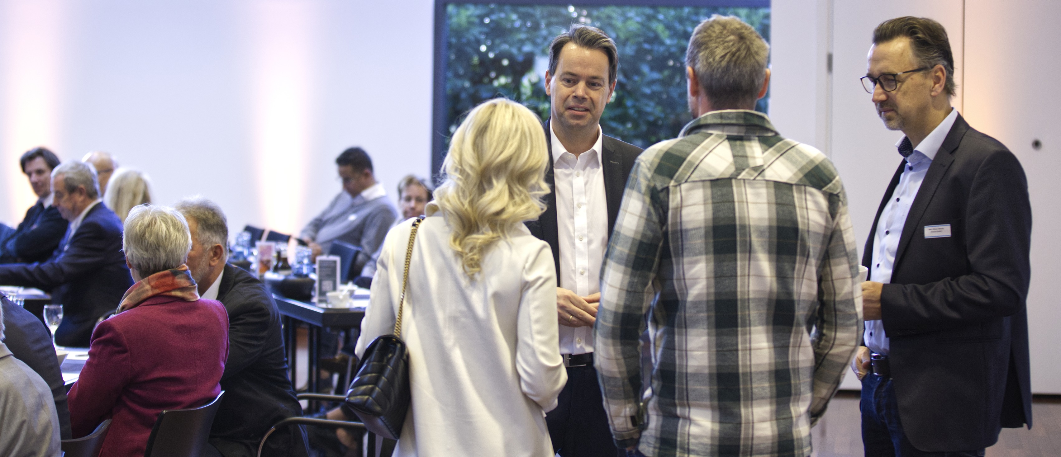 Gesprächssituation mit mehreren Personen