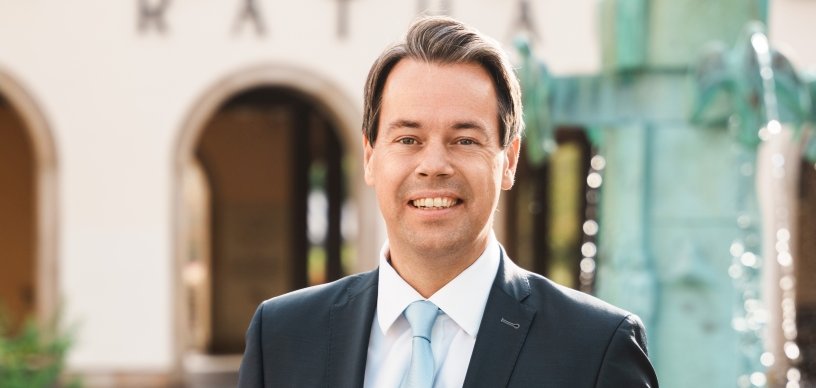 Porträtfoto von Oberbürgermeister Dr. Nicolas Meyer