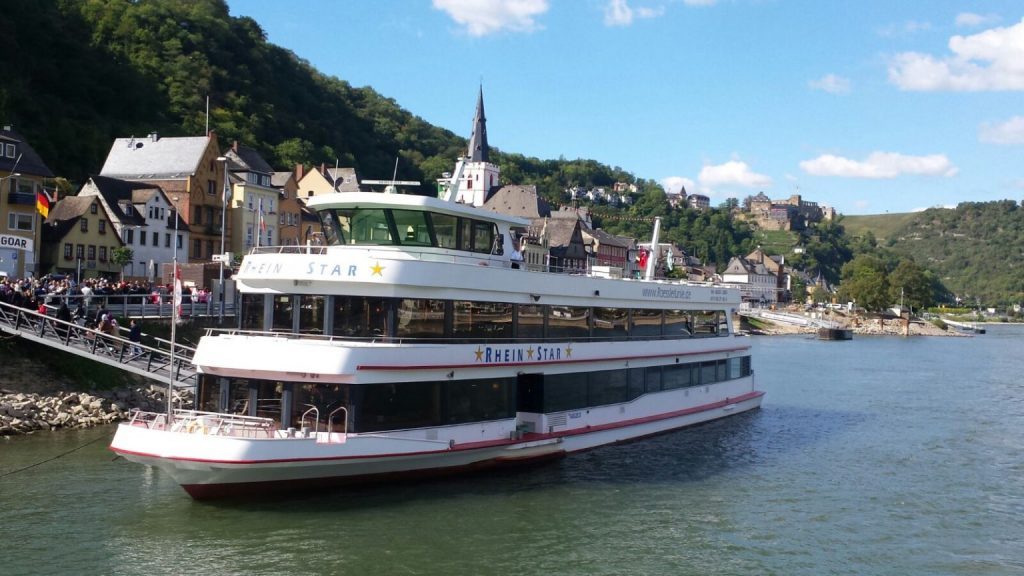 Personenschiff