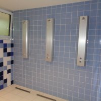 Dusche der Sporthalle Albert-Einstein-Gymnasium