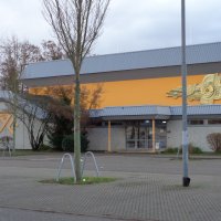Außenansicht der Sporthalle Andreas-Albert-Schule