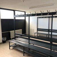 Umkleide der Sporthalle Carl-Bosch-Schule