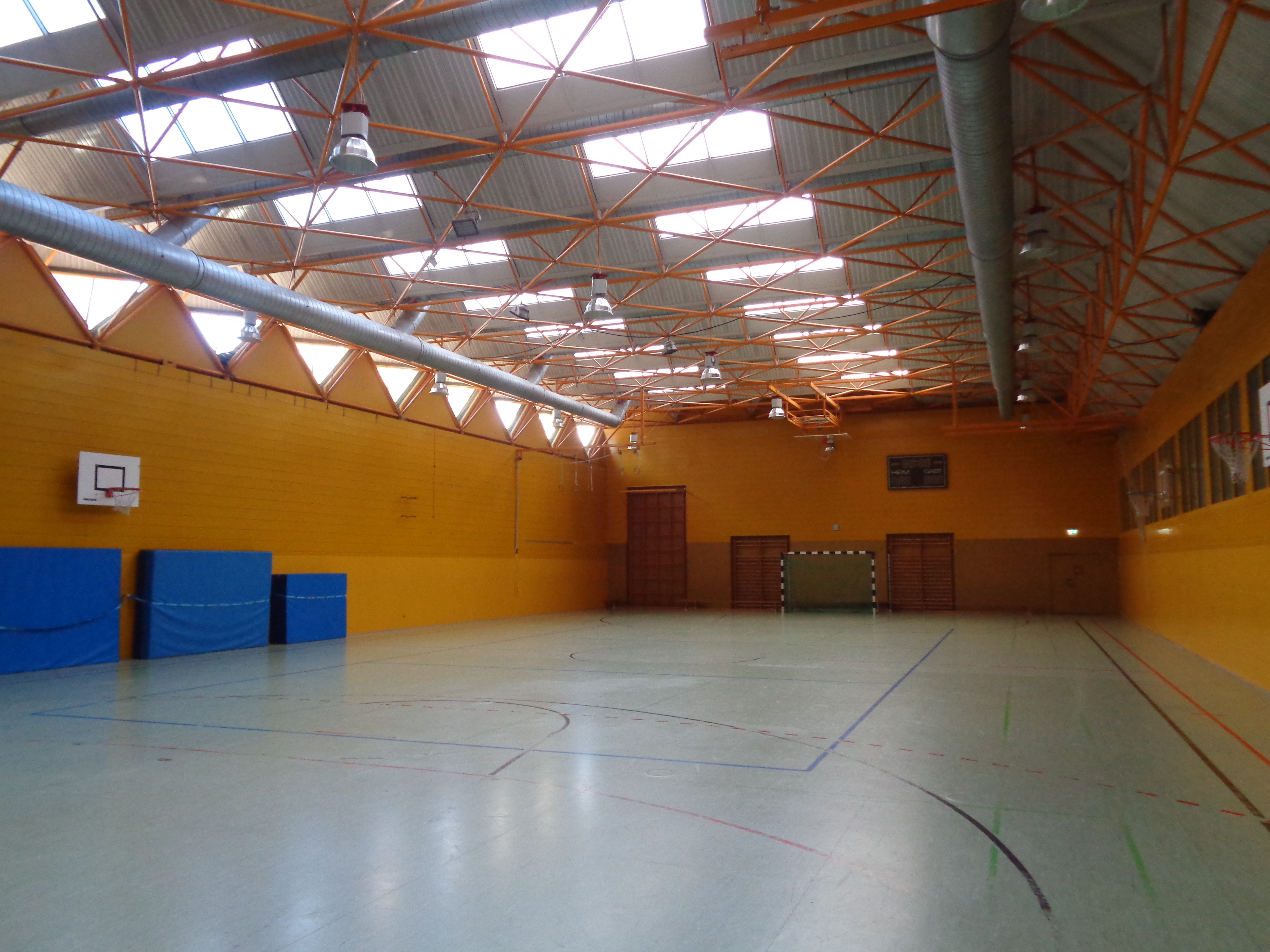 Sporthalle 3 Friedrich-Schiller-Realschule plus Sporthalle 3 der Friedrich-Schiller-Realschule plus