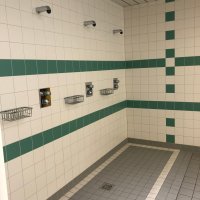 Dusche der Sporthalle Grundschule Mörsch