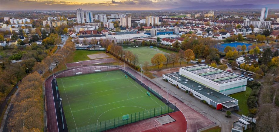 Luftaufnahme einer Sportanlage