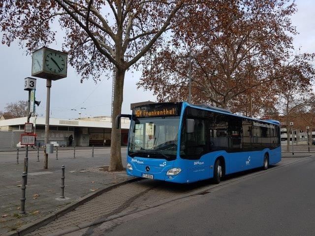 Blauer Bus