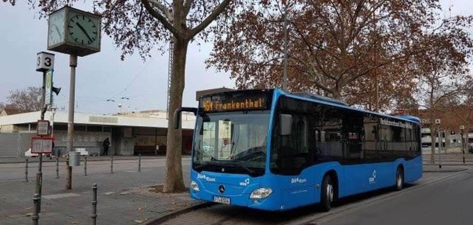 Blauer Bus