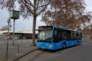Blauer Bus
