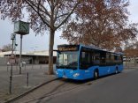 Blauer Bus