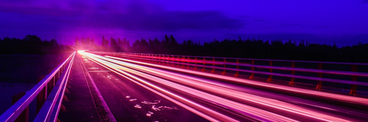 Straßenverkehr bei Nacht Straßenverkehr bei Nacht