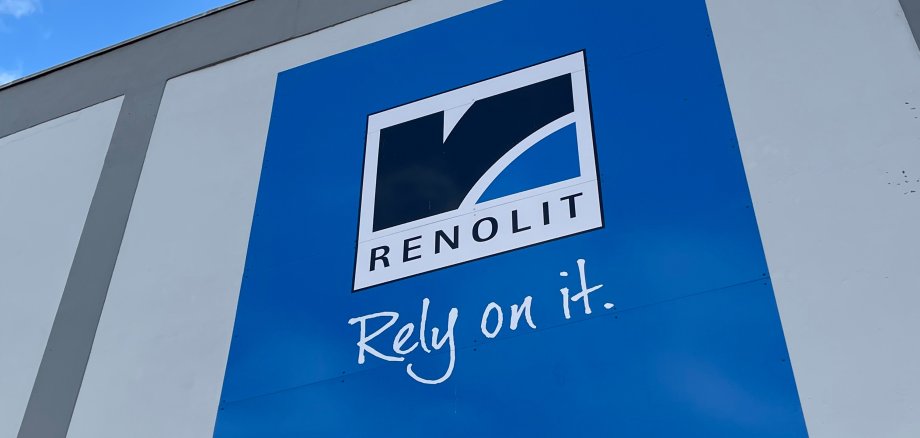 Logo mit Slogan des Unternehmens Renolit
