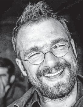 Wolfgang Bauer Portraitfoto in schwarzweiß von Wolfgang Bauer