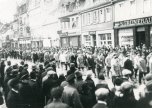 Aufmarsch der Eisernen Front auf dem Marktplatz, dem heutigen Rathausplatz. Aufmarsch der Eisernen Front auf dem Marktplatz, dem heutigen Rathausplatz.