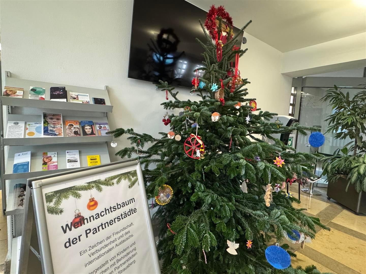 Weihnachtsbaum der Partnerstädte