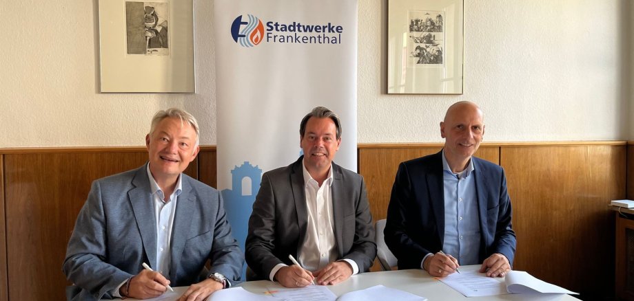 Unterschrift Letter of Intent Fernwärme