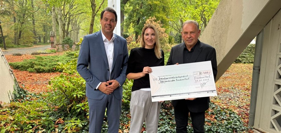 Spendenübergabe Sternenkinder-Projekt
