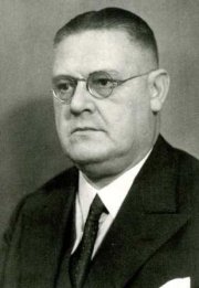 Das Bild zeigt den ehemaligen Oberbürgermeister der Stadt Frankenthal Herrn Karl Zimmermann