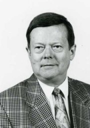 Das Bild zeigt den ehemaligen Oberbürgermeister der Stadt Frankenthal Herrn Peter Popitz